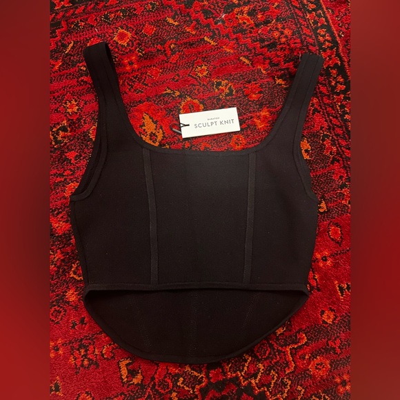 Aritzia/Babaton sculpt knit tank - Picture 2 of 3